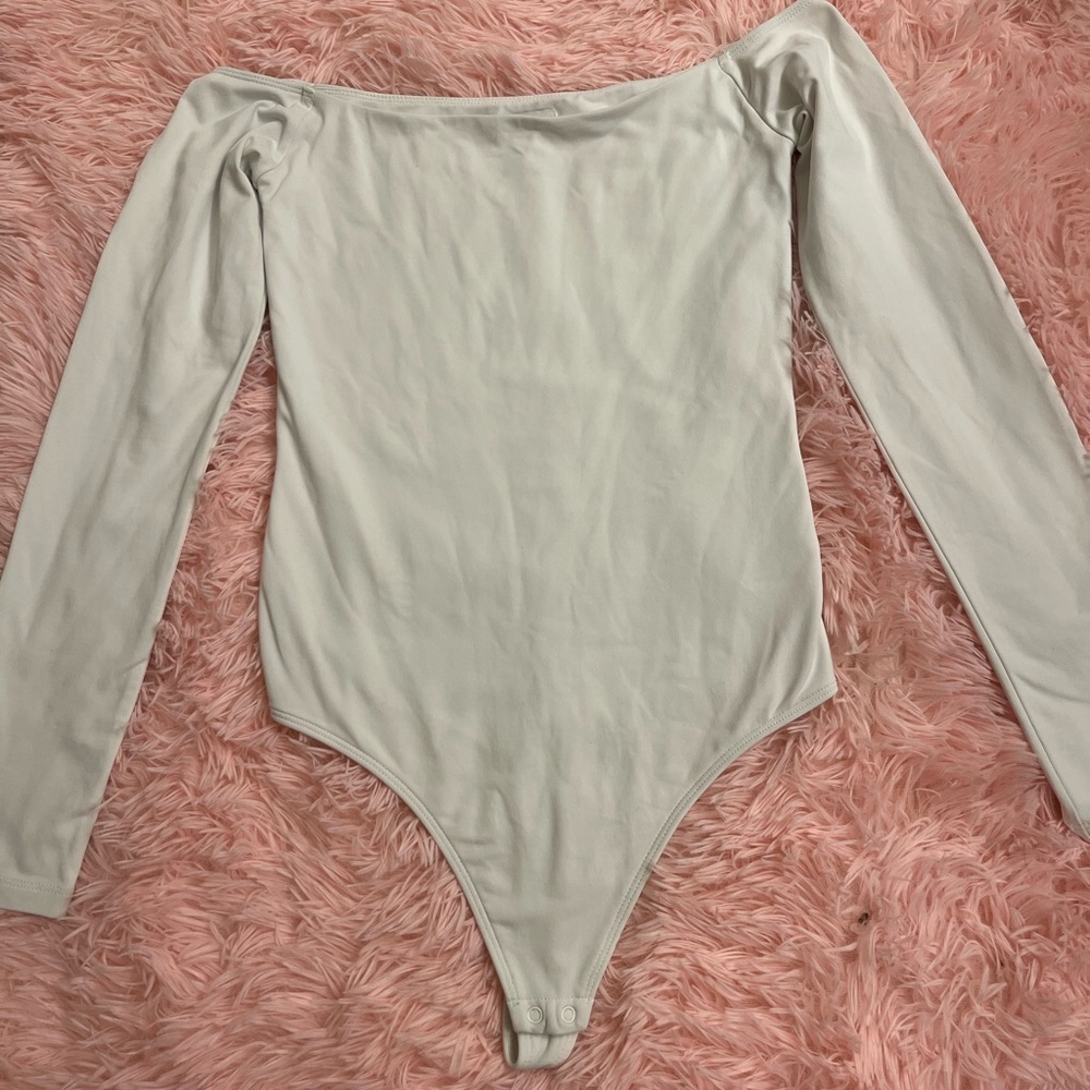Aritzia Babaton White Long Sleeve Bodysuit
